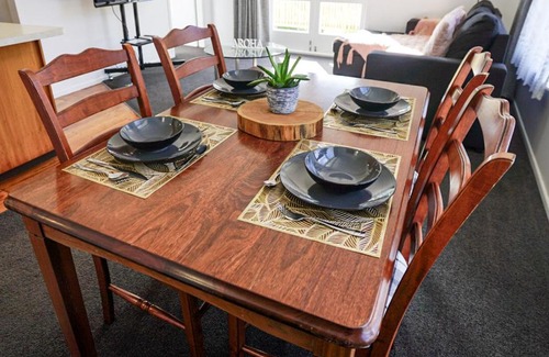 Karori Apartment | The Hidden Gem - tranquility close to town