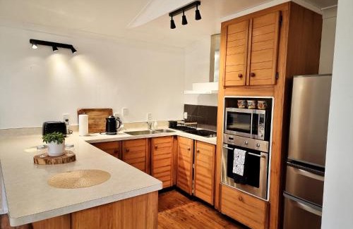 Karori Apartment | The Hidden Gem - tranquility close to town