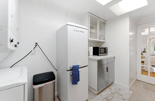 Summerland Apartment | The Hidden Hideaway - Spacious Studio Summerland