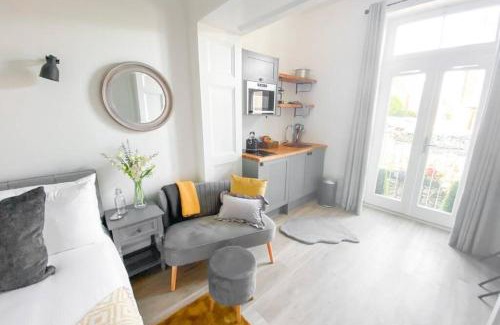 Folkestone Apartment | The Hideaway