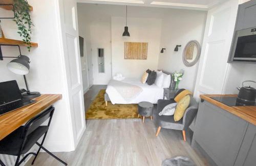 Folkestone Apartment | The Hideaway