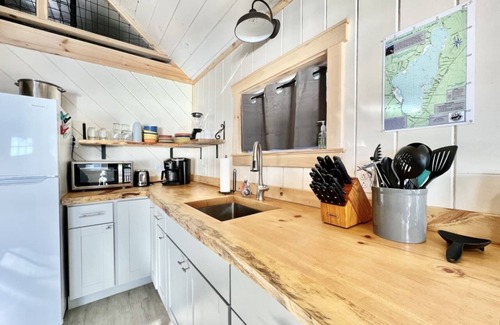 Burnham Cabin | The Hideout Cabin | Steps to the Beach