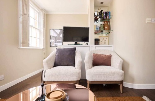 Norland Cottage | The Holland Park Crib - Classy 2bdr House