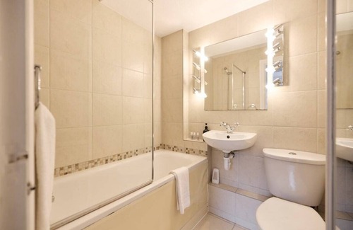 Norland Cottage | The Holland Park Crib - Classy 2bdr House