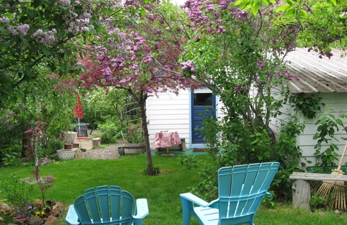 Mitchell Cottage | The Hollyhock Guest House - A peaceful sanctuary !