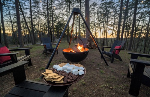 Watson Cabin | The Honey Lodge - Quiet, Homey. 2 Kings & 1 Queen Bed “Awesome Place”