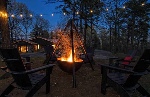 Watson Cabin | The Honey Lodge - Quiet, Homey. 2 Kings & 1 Queen Bed “Awesome Place”