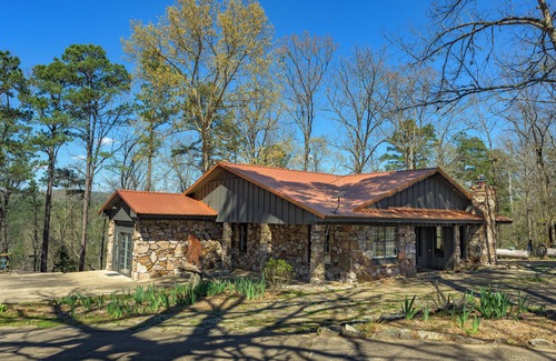 Watson Cabin | The Honey Lodge - Quiet, Homey. 2 Kings & 1 Queen Bed “Awesome Place”