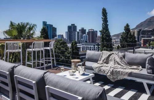 Cape Town City Centre House | The Honeycomb a 3 Bed in De Waterkant with Hot tub