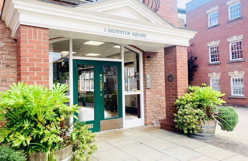 Hull Old Town Apartment | The Hop Store, HU1. Experience city living in a converted brewery.