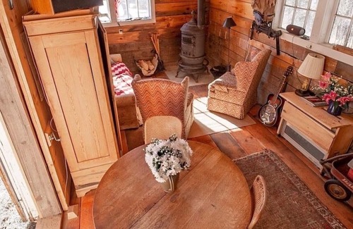 South Londonderry Cabin | The Horse Run-in Cabin