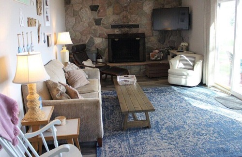 Houghton Lake Cottage | The Houghton Lake Haven - LAKEFRONT WITH TOYS!