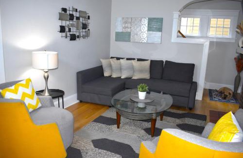 Lakewood House | The House Hotels - Thoreau #3 - Centrally Located in Lakewood - 10 Minutes to Downtown Attractions