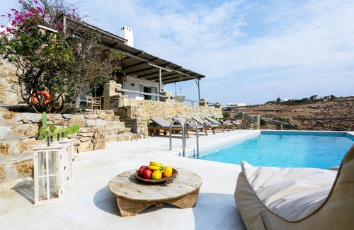 Xilokeratidi Villa | THE HOUSE IN THE FIELD WITH THE AMAZING SEA VIEW
