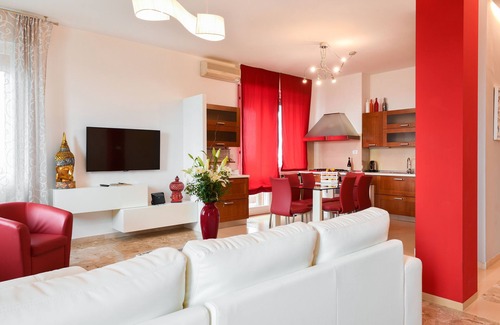 Borgo Milano Apartment | THE HOUSE IN THE SKY - Attic 150 sqm with garage