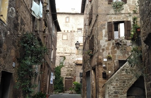 Ronciglione House | THE HOUSE IN THE VILLAGE