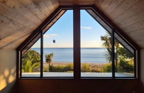 Collingwood House | The Hub Summary: Kiwi