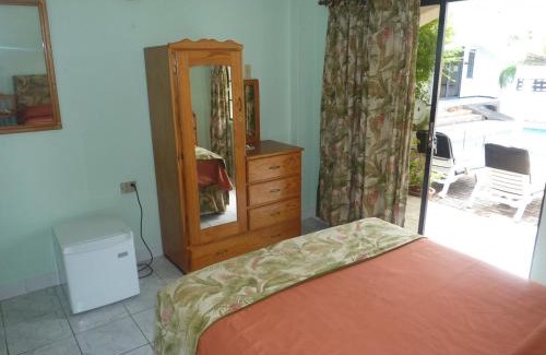 Bon Accord Village Bed & Breakfast | The Hummingbird