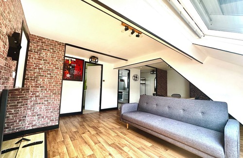 Sully-sur-Loire Apartment | The industrial apartment on the banks of the Loire