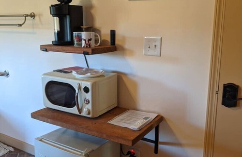 Whitley City Bed & Breakfast | The Inn at Beulah Farm - The Barn