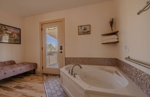 Whitley City Bed & Breakfast | The Inn at Beulah Farm - The Barn
