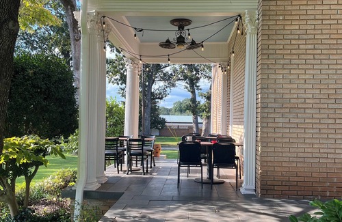 Lavonia Apartment | The Inn at Southern Oaks located in Historic Lavonia, GA, close to Lake Hartwell
