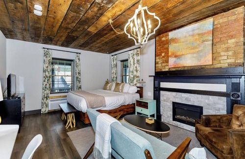 Warm Springs Hotel | The Inn At Warm Springs