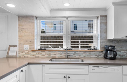 Surf City Condo | The Iron Seahorse Orlop | Steps to the Beach Access!