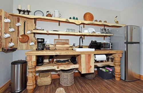 Lake George Cabin | The Isaac Russell Cabin at Bison Peak Lodge