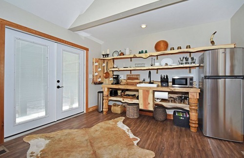 Lake George Cabin | The Isaac Russell Cabin at Bison Peak Lodge