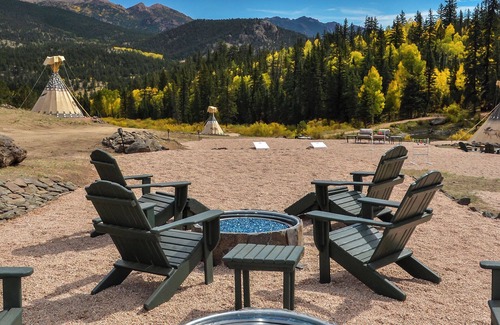 Lake George Cabin | The Isaac Russell Cabin at Bison Peak Lodge