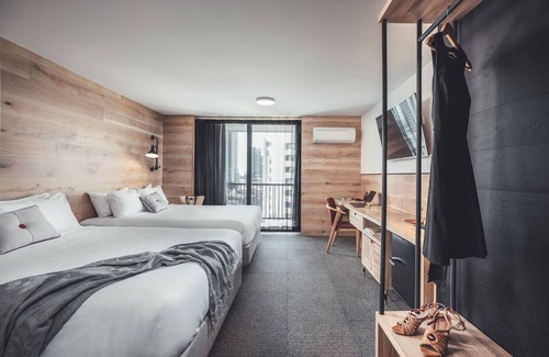 Surfers Paradise Hotel | The Island Gold Coast