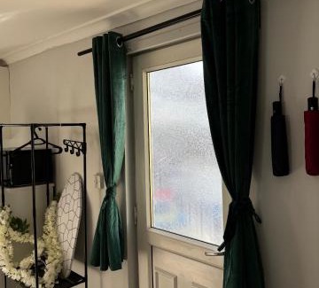 Luton Apartment | The Ivy Cinema Suite