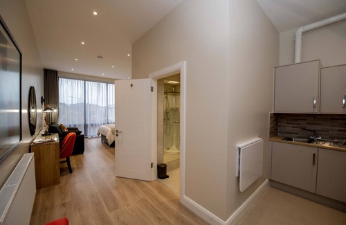 Londonderry Apartment | The James Suites - Designer suite with kitchen.