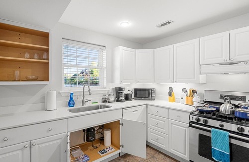 Jefferson Manor Bed & Breakfast | The Jefferson | Emerald | City View
