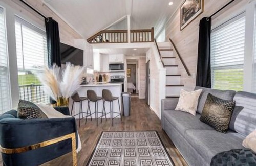 Fredericksburg Cottage | The Jewel Box - 139