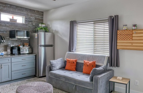 Twin Falls House | The Jolly Rancher/Luxury accommodations/King bed/Oculus