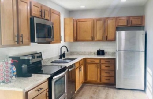Ontario House | The Juli House - Home Away From Home!