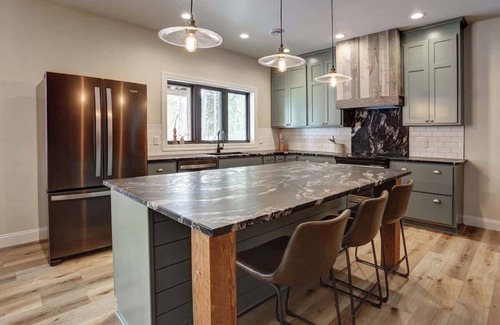 Deadwood House | The Juniper