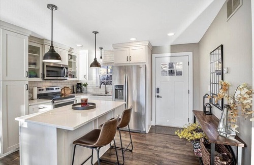 Sunrise Beach House | The Kelley's Lakefront Escape LOTO