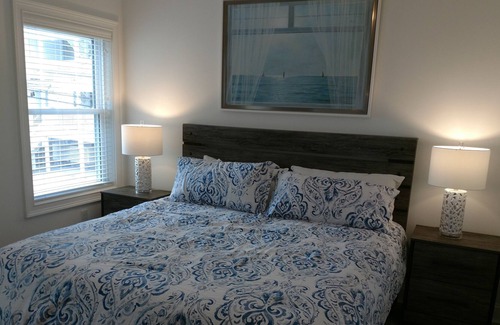 North End Condo | The King of Wesley! Where Everyone Can Stay in the Same House!