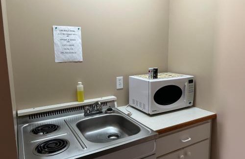 Sundre Hotel | The King's Motel