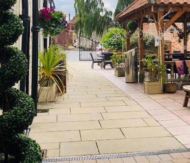 Louth Hotel | The Kings Head