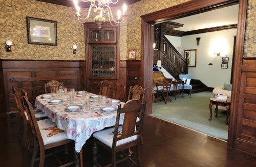 Downtown Toledo Bed & Breakfast | The Kings Throne Inn and Guest House
