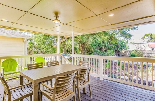 Old East Hill Apartment | The Kitchen: Cozy Historic Retreat in East Hill Preservation District!