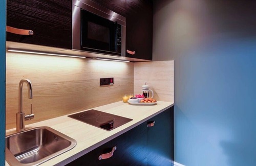 Kensington Apartment | The Knaresborough - Deluxe Studio in Earl's Court