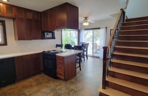 Merrimac House | 'The Lake Escape' Lakefront House w/Amazing Views!