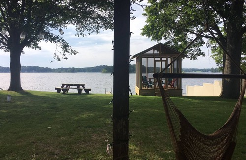 Delton House | The Lake Hideaway: A world away from your worries