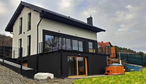 gmina Łososina Dolna Villa | The Lake House - dom nad samym Jeziorem Rożnowskim