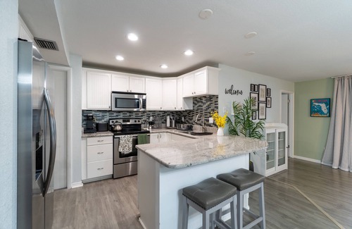 Pinellas Park House | The Lakehouse at Pinellas Park